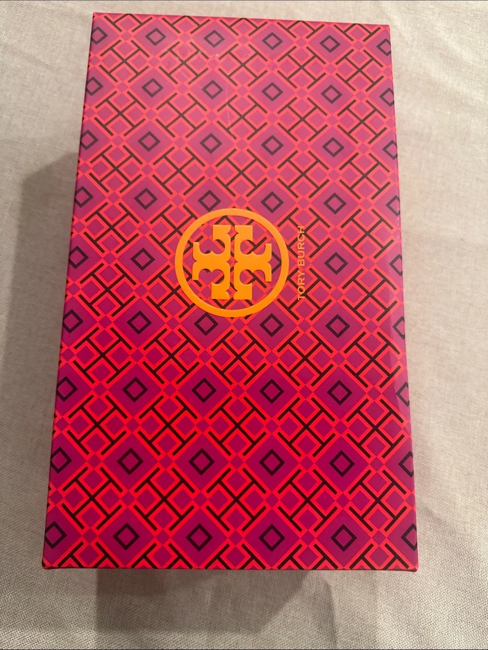 Tory Burch Bleach Metal Miller Calf Leather Sandals Size 6 with box and dust bag